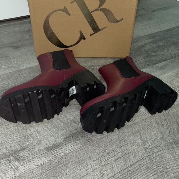 NIB Red Boots Size 7 - Picture 5 of 7